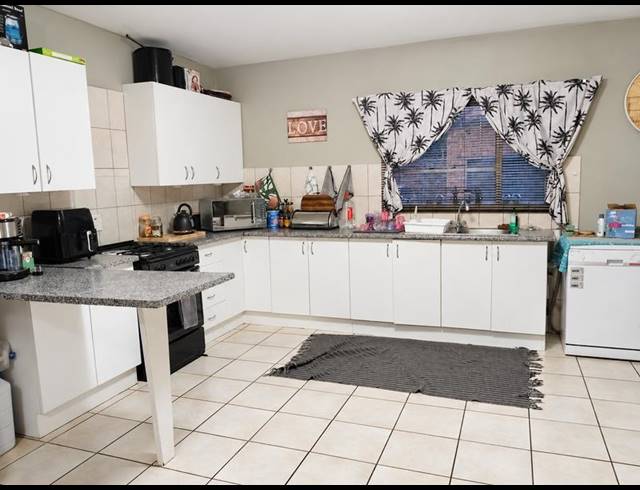3 BEDROOM PROPERTY TO RENT IN STRUBENVALE